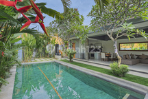 3BR villa Canggu 7 min drive//Long 11 meters pool