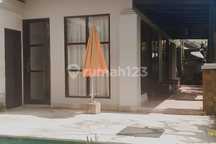 Disewakan Villa Luas