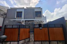 Rumah 2 Lantai One Gate System di Tabanan