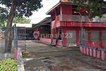 Dijual Rumah Bekas Usaha Bekas Resto di Kepatihan Gresik