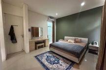 House For Rent. Fully Furnished 2br 3baths