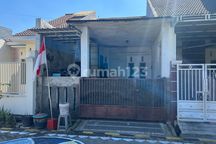 Dijual Via Lelang Rumah Medokan Sawah Rungkut Harga Murah
Tanggal Lelang : 20 Agustus 2025
Lokasi Rungkut

- Cash only
- Viewing depan only
- Di luar biaya - biaya semuanya

Luas Tanah. 114m2
Luas Bangunan. +/- 100m2
2KT 1KM
2200 watt
SHM 006571 Kel. Medo