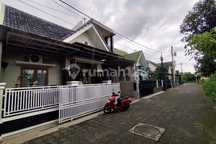 Rumah 2 Lantai di Perum Griya Soragan