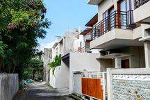 AMR-058.BYM | Rumah Sewa Super Strategis 2 Kamar di Bypass Sanur
