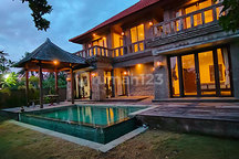 Ams-025.Asr | For Sale Villa Rice Field Views And Villages Environment Pering Blahbatuh - Gianyar