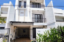 Dijual Rumah Minimalis 4 Lantai dengan Rooftop Ocean View di Central Canggu