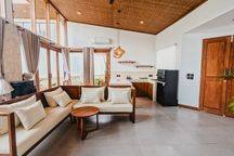 Maravilla Home with Garden View