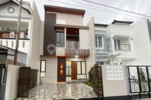Rumah Baru Lokasi Strategis di Margahayu Raya Soekarno Hatta, Bandung