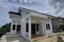 Rumah Jumbo Lokasi di Kilo 3 Belakang Untri Balikpapan