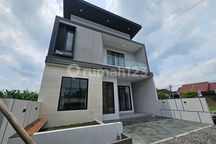 Rumah Mewah Modern Kontemporer Mini Cluster Maguwoharjo Sleman