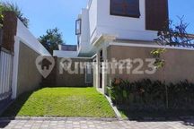 LUXURY VILLA 3 BR BAGUS ONE GATE SYSTEM  DEKAT PANTAI UNGASAN