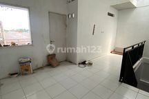 Disewa Rumah 2 Lantai di Cimanggis Depok Full Furnish Siap Huni
