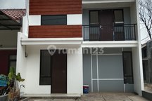 Rumah Baru Siap Huni Dekat Stasiun Depok Cipayung Depok Jabar