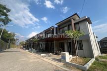 Rumah Mewah 2 Lantai Dekat Kampus Uns Solo Bonus Ac