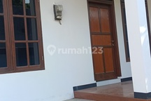 Disewakan / Dijual Rumah Tinggal Siap Huni After Renov di Wirasari