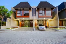 Rumah 2 Lantai di Perumahan Dekat Transmart Maguwoharjo