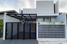 Rumah Cantik, Full Furnished, 5 Menit Rsu Rajawali Citra di Banguntapan