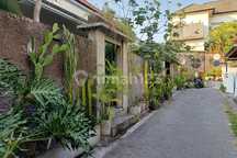 Disewakan Rumah Semi Villa Berawa