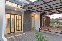 Rumah Baru Barat Surabaya 1 Lantai Rumah Bagus SHM di Pasar Desa, Jl. Raya Menganti, Menganti, Menganti, Gresik, Jawa Timur, Indonesia, 61174, Menganti