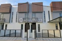 Rumah 2 Lantai + Tempat Usaha di Tangerang Cukup Booking 5 Juta