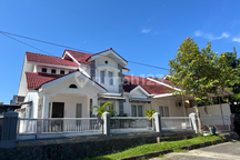 DIAEWAKN RUMAH SEMI FURNISH DI PERUMAHAN BALIKPAPAN BARU, BALIKPAPAN