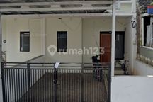 Disewakan Rumah 2 Lantai Dlm Komplek