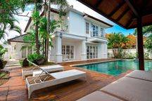 Luxury villa in seminyak , walking distance to the beach 