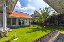 RUMAH TROPICAL RUSTIC 4 BR DI NUSA DUA
