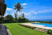 Beachfront Villa With Ocean Views In Lovina
