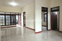 Rumah Klasik Luas Lingkungan Nyaman Area Gedong Kuning Yogyakarta