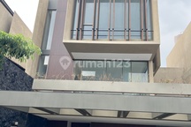 Dijual Rumah Mewah 3 Lantai Di Kemang Turun Harga Lokasi Strategis Bebas Banjir