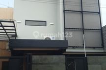 Rumah SHM Siap Huni Simpang Darmo Permai