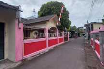 Disewakan Rumah Semi Klasik Cocok untuk Tempat Tinggal