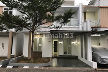 Disewakan Rumah 2 Lantai Diperumahan Cluster One Gate System