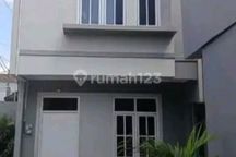 Rumah Cantik Murah 2 Lantai di Jl Cempaka Warna 26D Jakarta Pusat