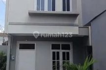 Rumah Cantik Harga Menarik 2 Lantai di Mangga 2 Selatan Jakpus