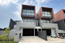 Rumah 3 Lantai Posisi Hook Shila At Sawangan Kawasan Mandiri 