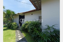 RUMAH TROPICAL RUSTIC DI NUSA DUA