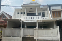 Dijual Cepat Rumah Cantik Minimalis Asri Bangunan 2 Lantai Siap Huni Harga Murah Di Sektor 5 Bintaro Tangerang