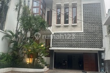 Disewakan Rumah Cantik Modern Dekat Sekolah New Zealand dan Kemang Raya Area Kemang Jakarta Selatan