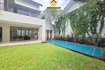 Disewakan Rumah Cantik Dalam Compound Dekat Sekolahais dan Kuliner dan Perkantoran Dekat Kemang Raya dan Perbelanjaan Area Pejaten Kemang Jakarta Selatan
