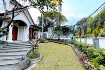 Disewakan Rumah Cantik Modern Asri bisa Kantor dan Tempat Tinggal Dekat Sekolah Internasional dan Dekat Kuliner Dekat Perkantoran Lokasi Dekat Tol Tb Simatupang dan Ampera Raya dan Kemang Raya Area Kemang Ampera Jakarta Selatan