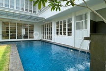 Dijual Rumah Mewah Baru Semi Furnish Lokasi Strategis Dekat Sekolah Internasional dan Kuliner Area Kemang Dalam Kemang Jakarta Selatan