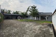 Rumah Dengan Halaman Besar Bisa Utk Kantor/tempat Tinggal