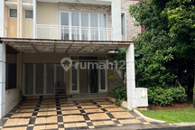 Rumah Hoek 2 Lantai di Cluster Magnolia Summarecon Bekasi