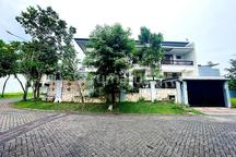 Disewakan Harga Nego Rumah di Kawasan Elite Graha Famili Surabaya Barat