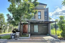 Rumah Mewah Murah Bawah Pasar di Cluster Premium Dekat Solo Kota