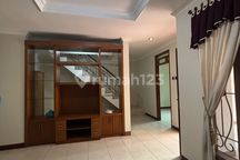 Disewakan Rumah 2 Lantai Dekat Ke Velodrome Cimahi Tengah