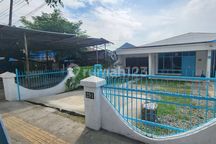 Rumah Luas Halaman Luas, disewakan untuk Tempat Usaha 