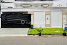 Rumah Mewah Modern Classic Pondok Indah – Private Lift & Pool